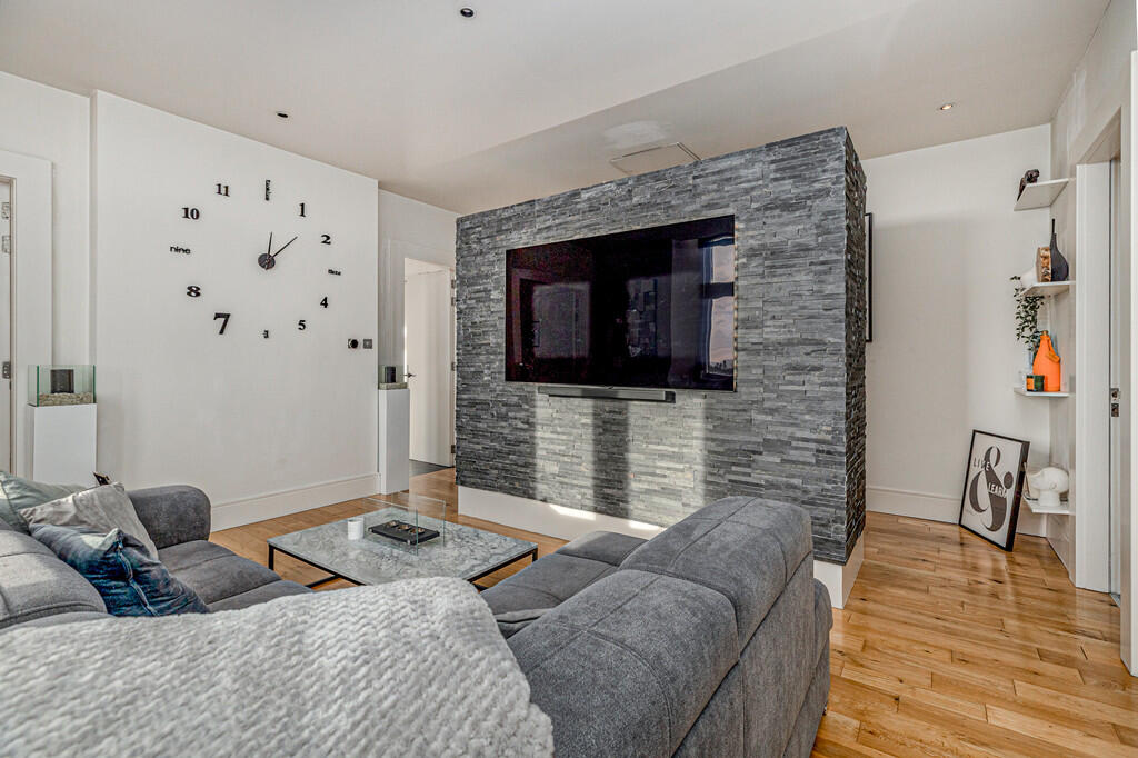 Flat22ShawHouse-1...