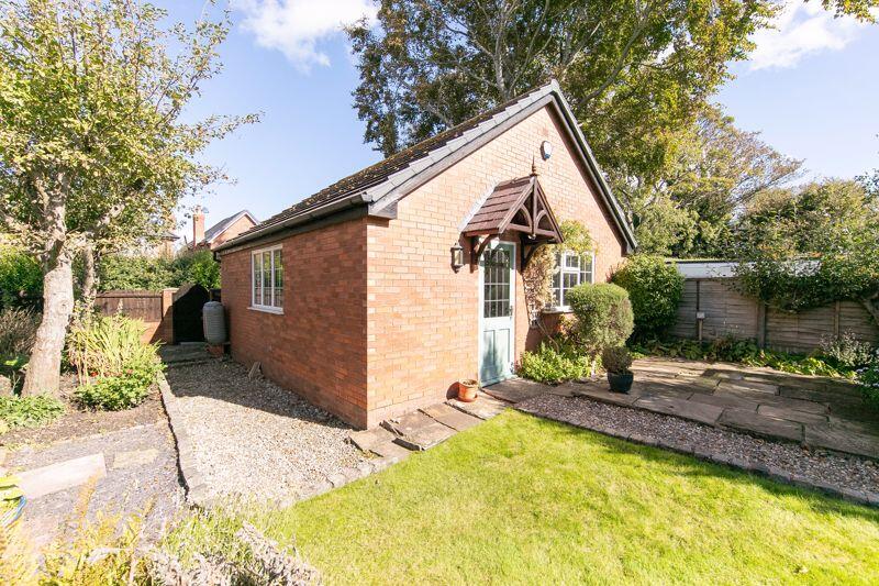 Double garage 