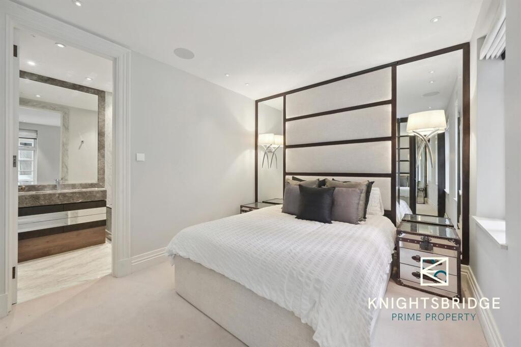 De Vere Gardens (9).jpg