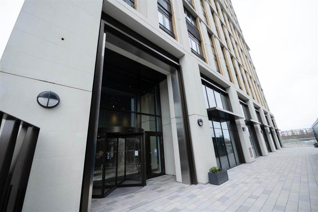 Exterior .jpg