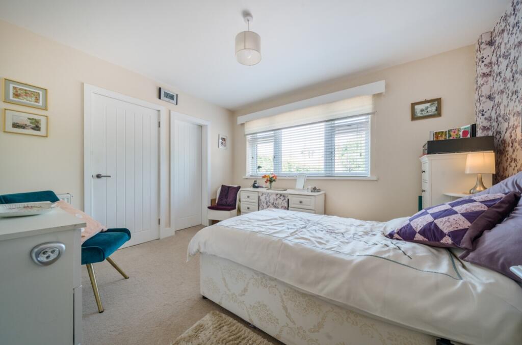 1305672-12-6849f7811b7ff