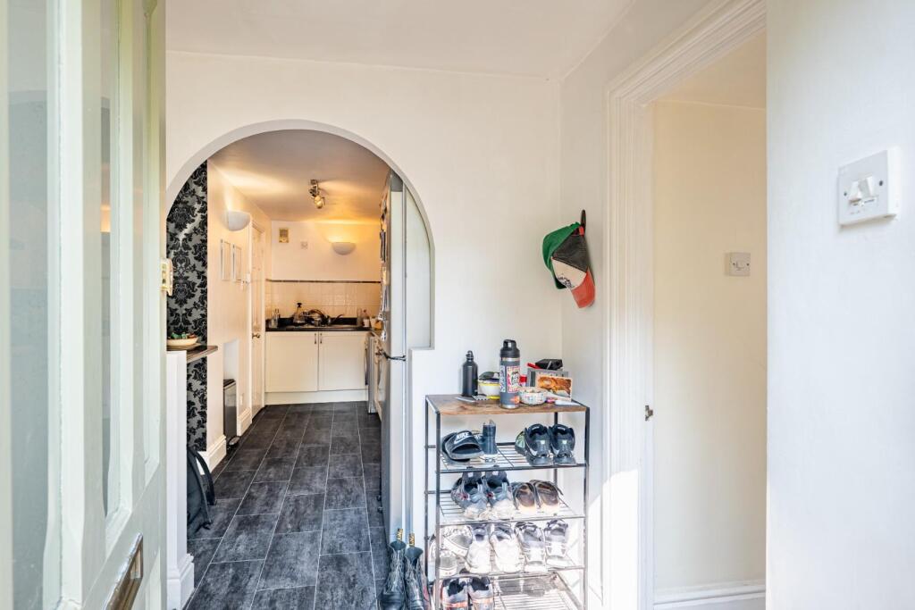 Flat 1 7 Mount Beacon BA1 5QP-6.jpg