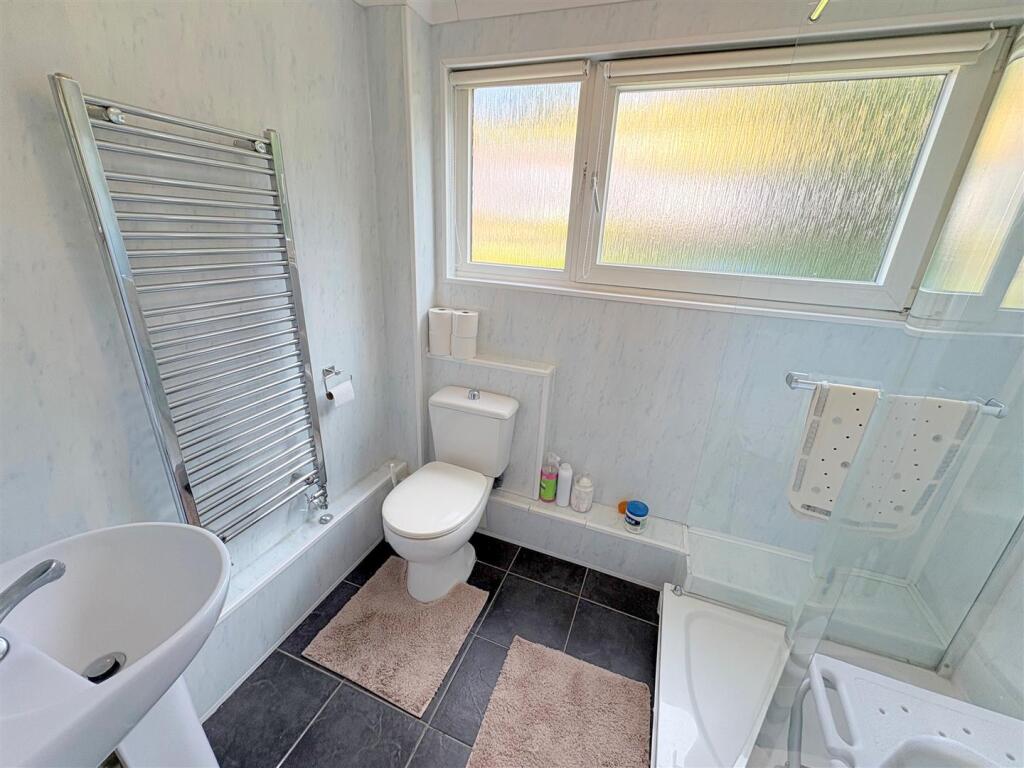 Shower Room a.jpg