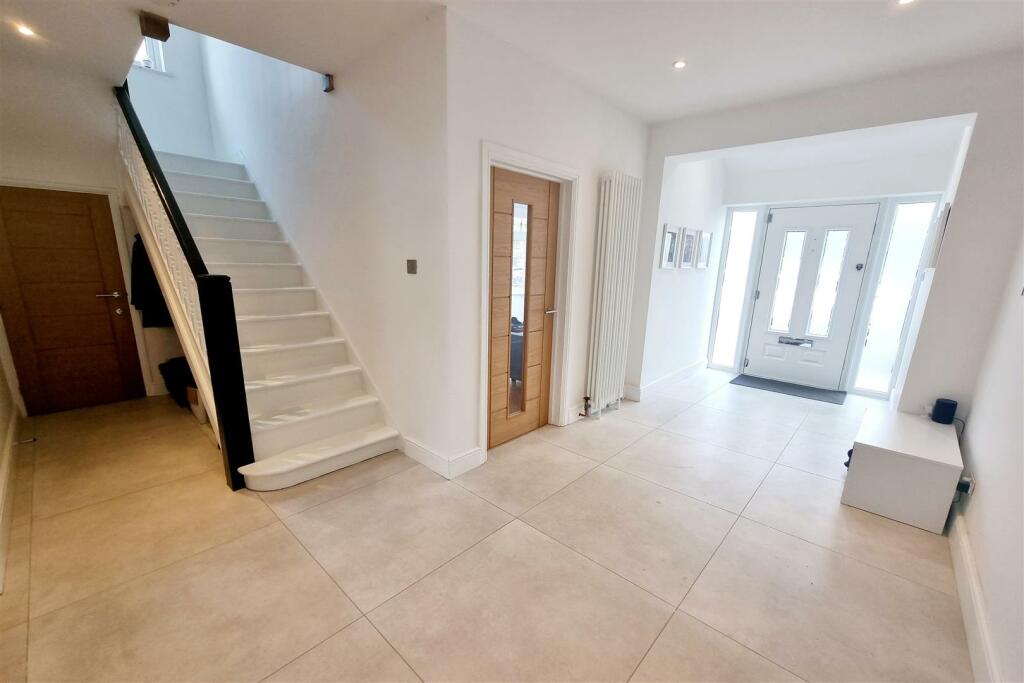 ENTRANCE HALL: PIC. 1