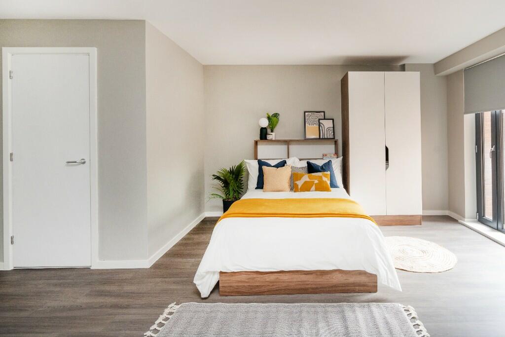 Studio Flat