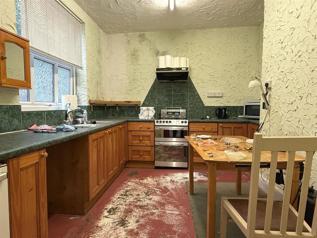BREAKFAST KITCHEN
