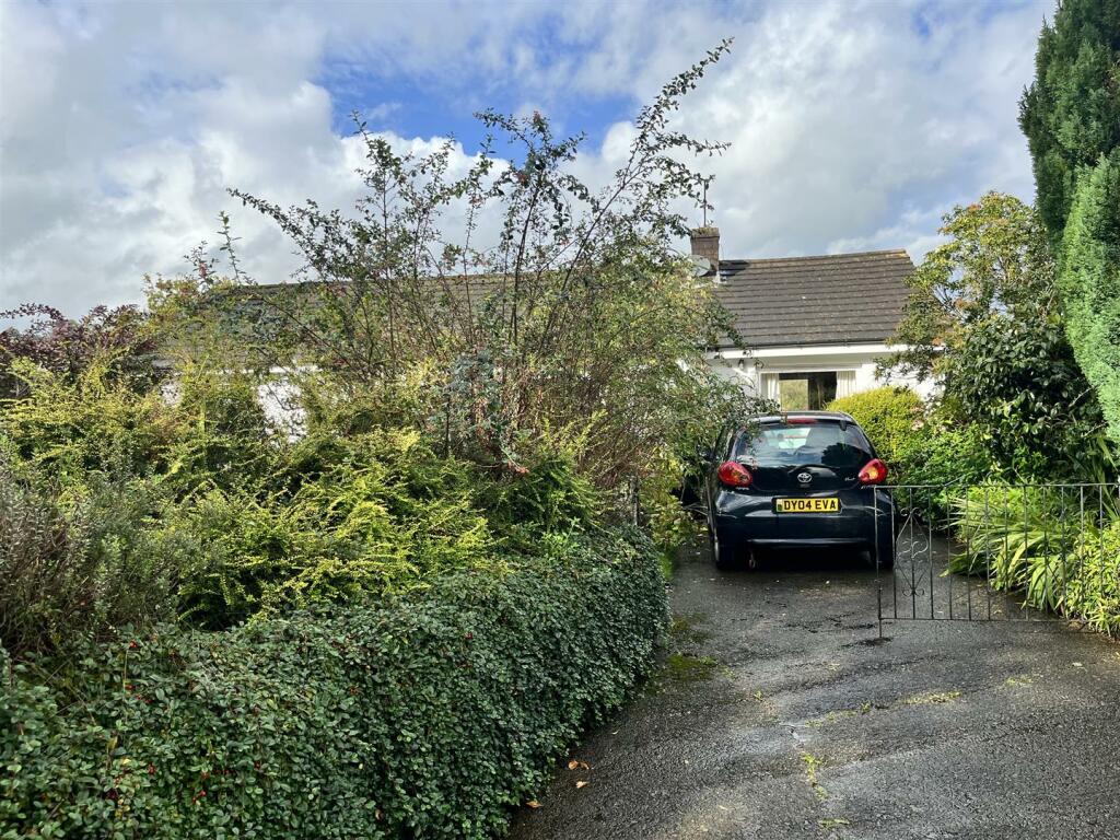 driveway.JPG