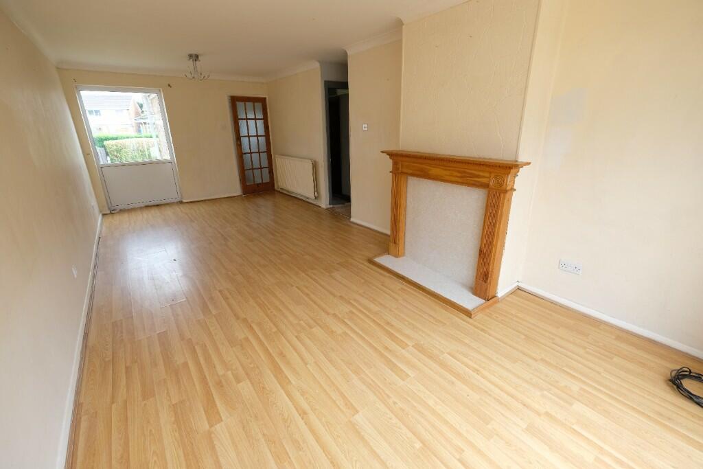 SITTING/DINING ROOM