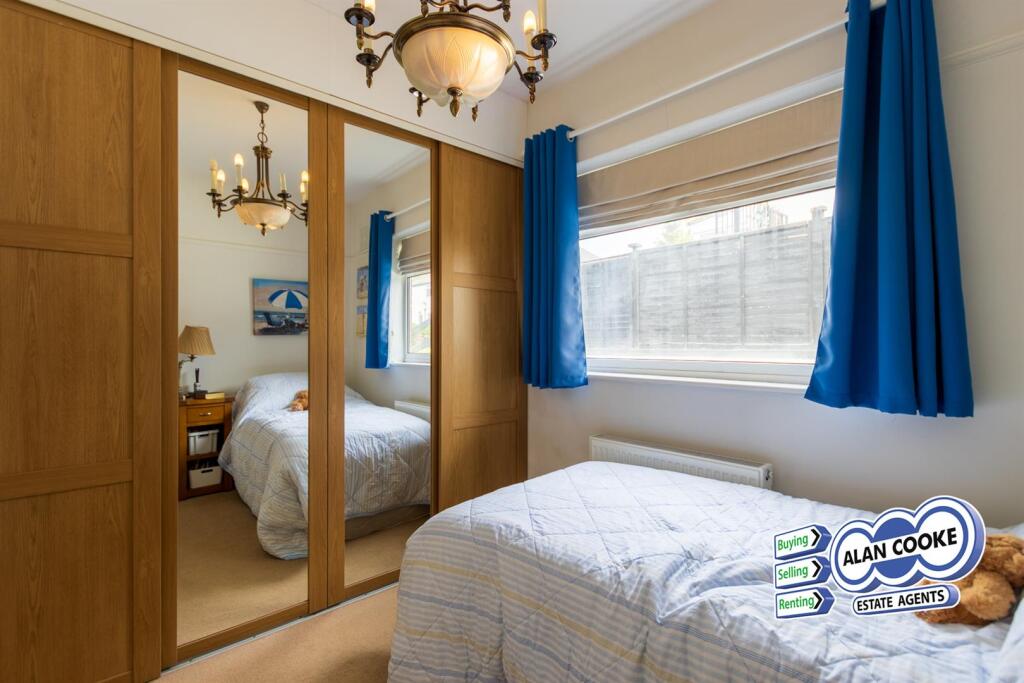BEDROOM 2