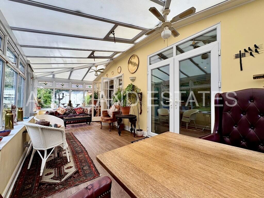 IMG_7933-17579431...