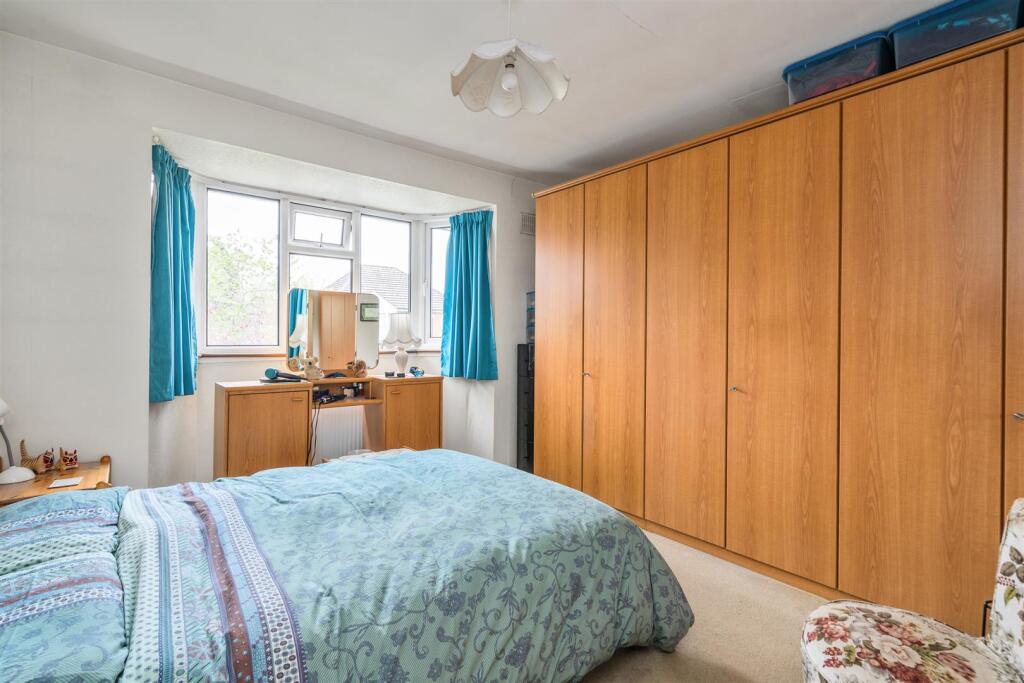 3 Redhouse Close_2.jpg