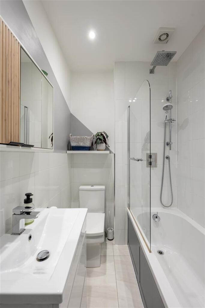 Spruce Hills Road, E17