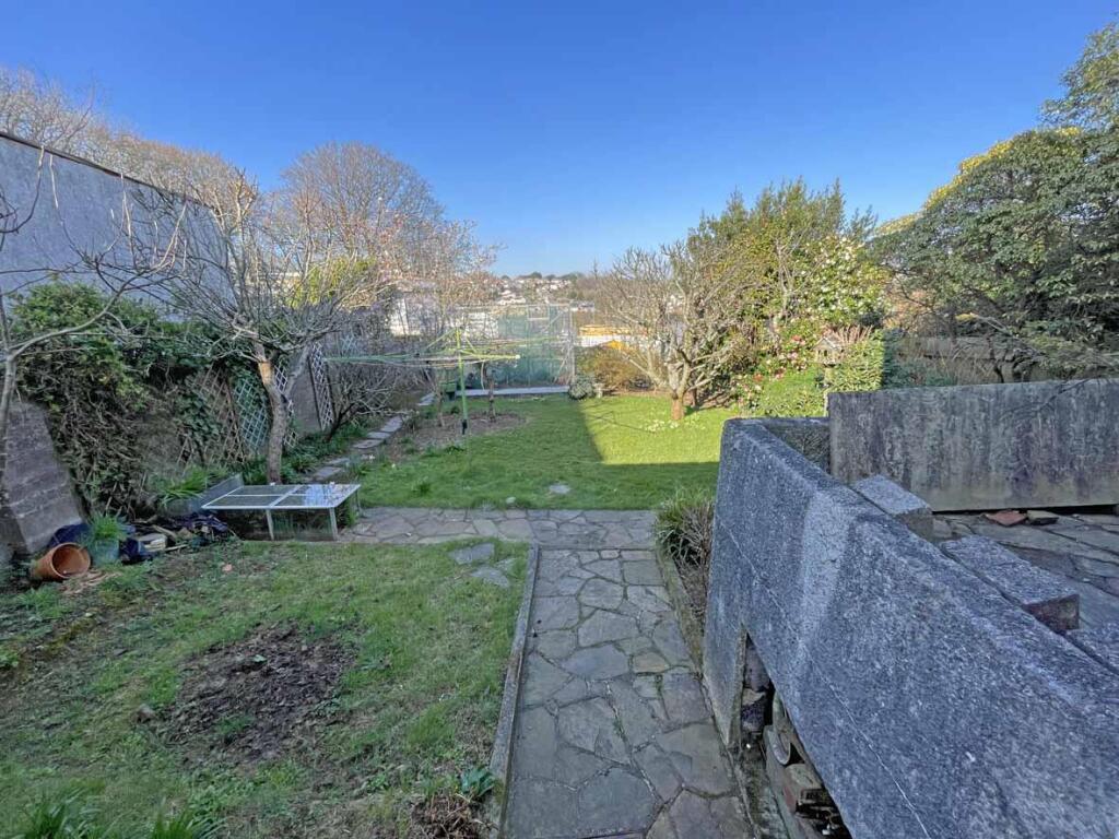 Torland Road 22 Garden 1.jpg