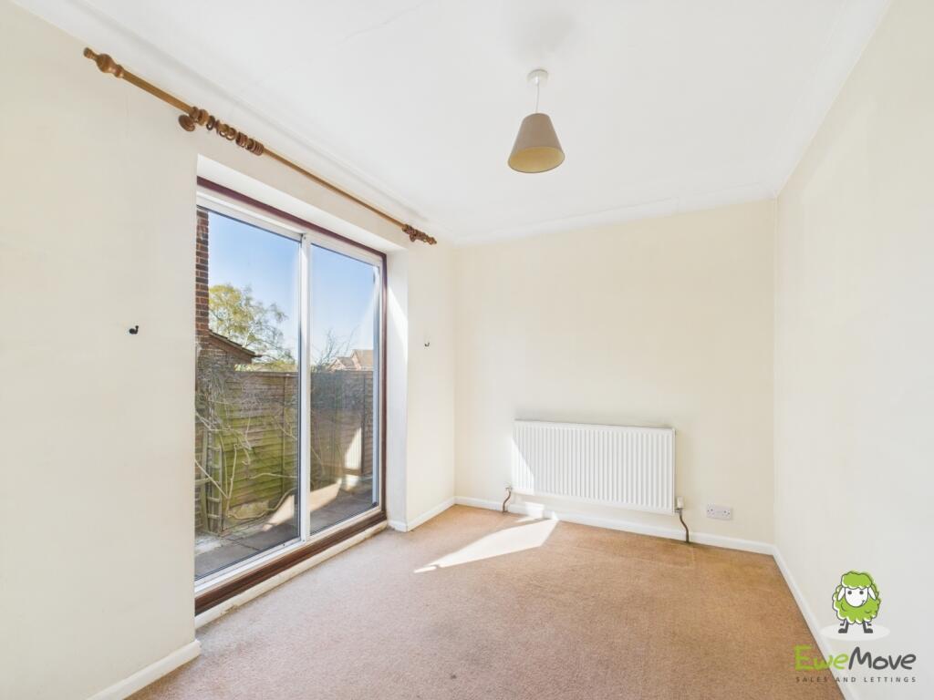 EweMove Basingstoke Estate Agents Chandler Road