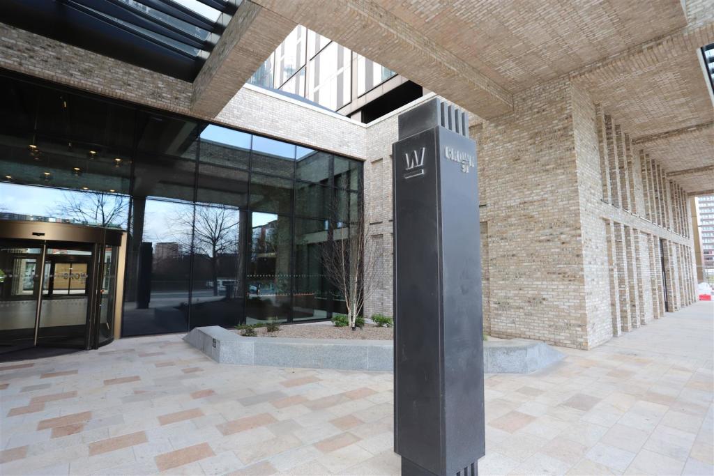 Outside 2.JPG