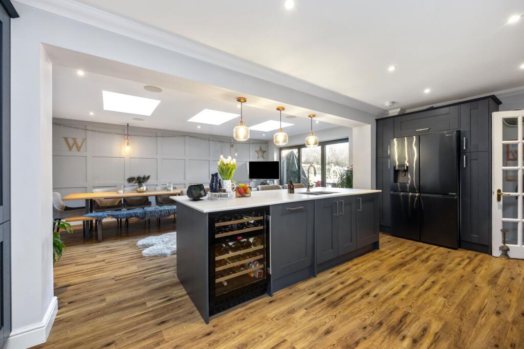 Kitchen / Dining Room