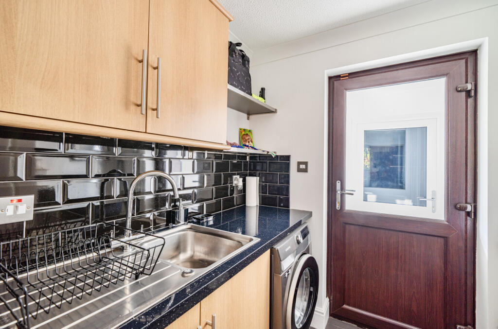 1359120-2-68da6e3...