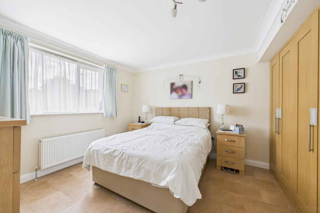 CAM05449G0-PR0027-STILL002