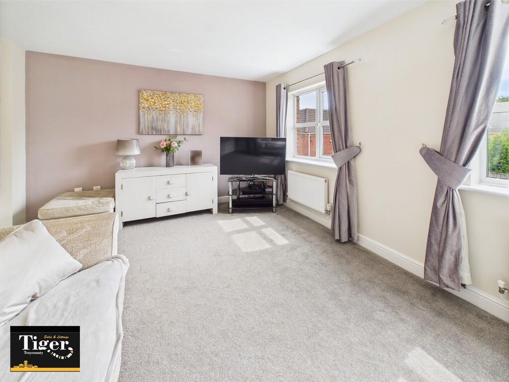 CAM02176G0-PR0571...