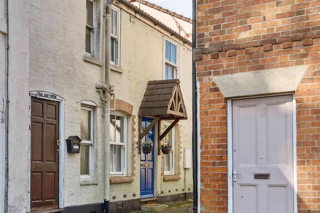 front elevation street scene.jpg