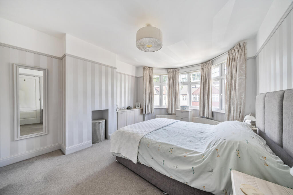 1349209-22-68bed4...