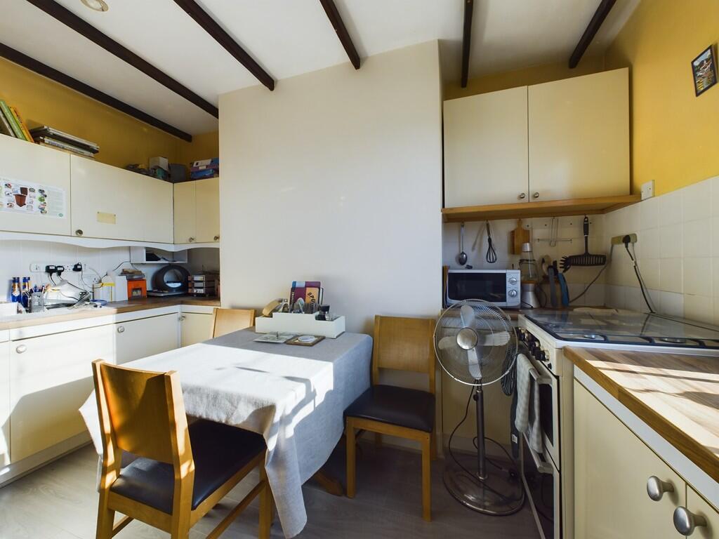 CAM03974G0-PR0090...