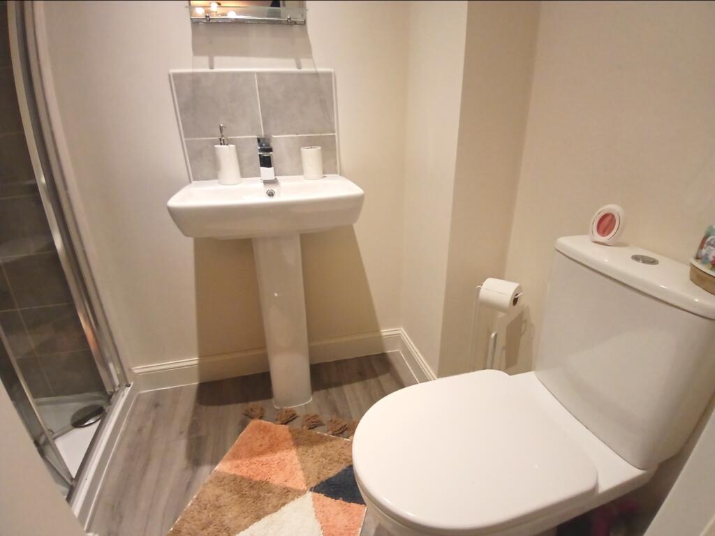 EN SUITE