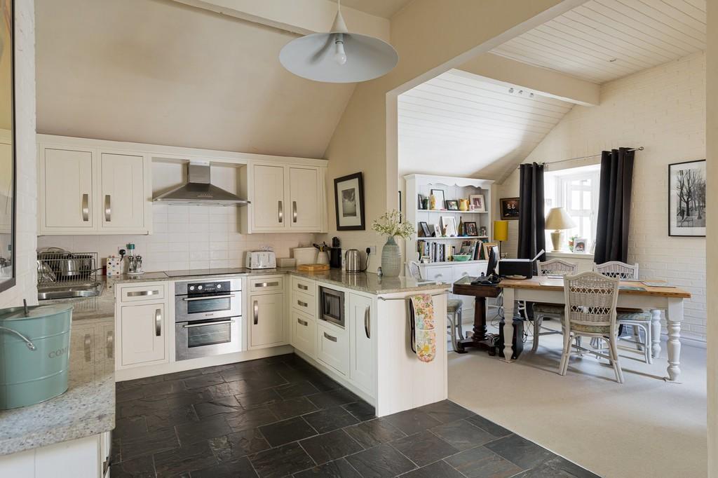 Kitchen/Living Ar...