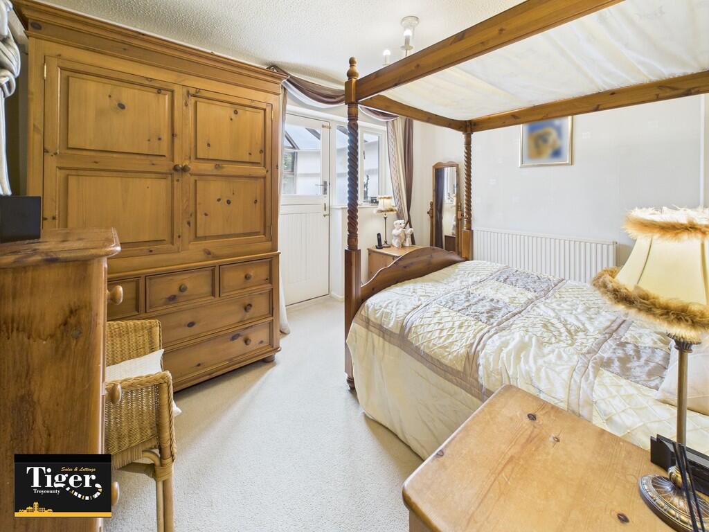 CAM02176G0-PR0671...