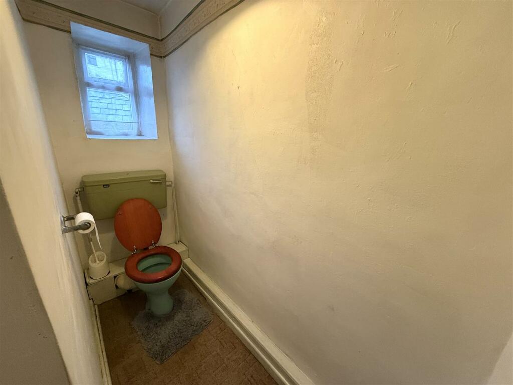 Toilet/Shower Room