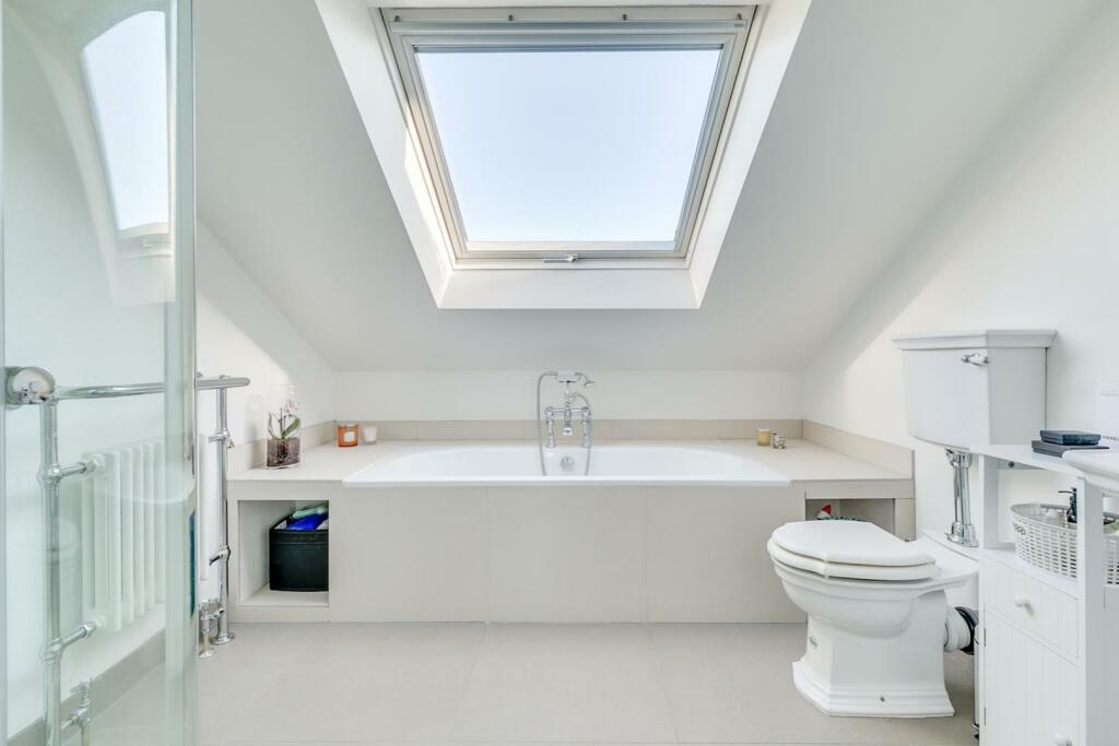 En-Suite Bathroom