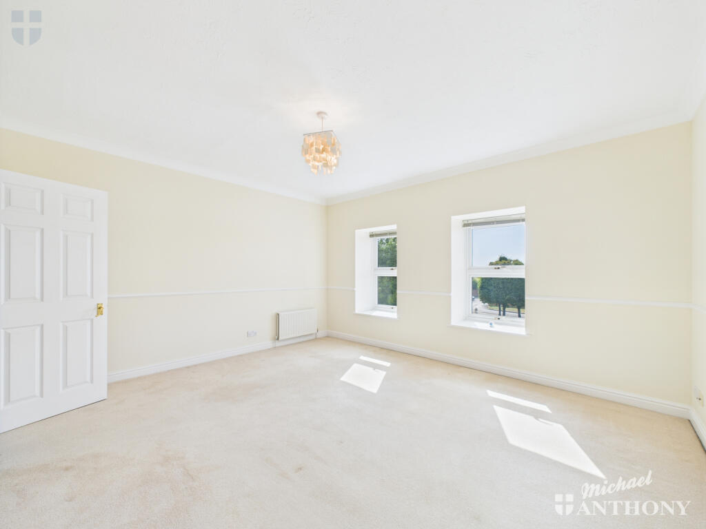 CAM03218G0-PR0739-STILL011