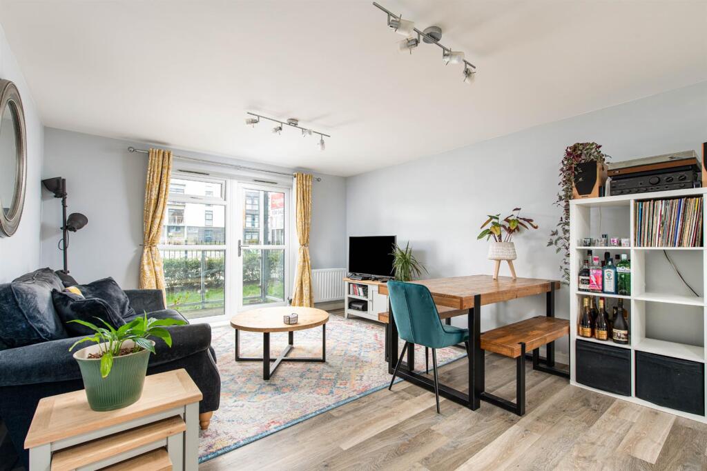 Kitchen / Living Room