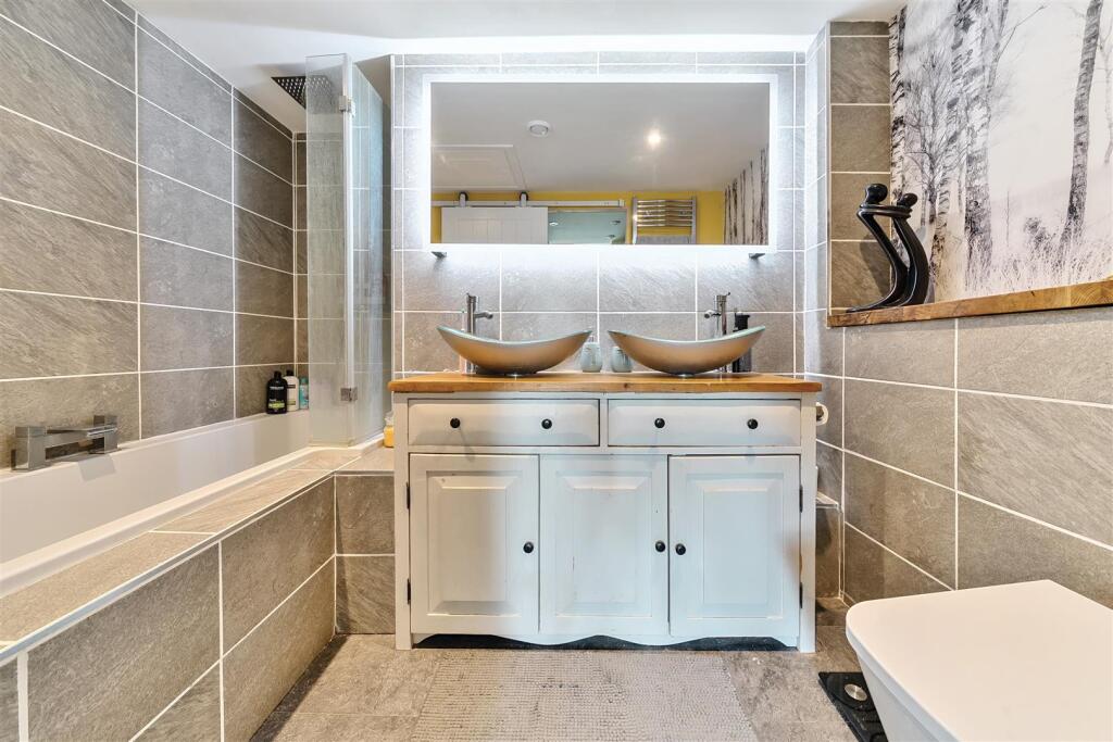 Ensuite Bathroom