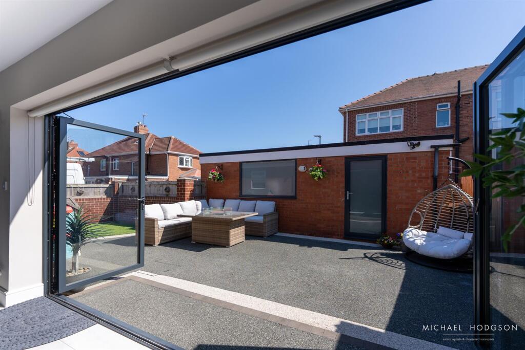 Dykelands Road-50.jpg