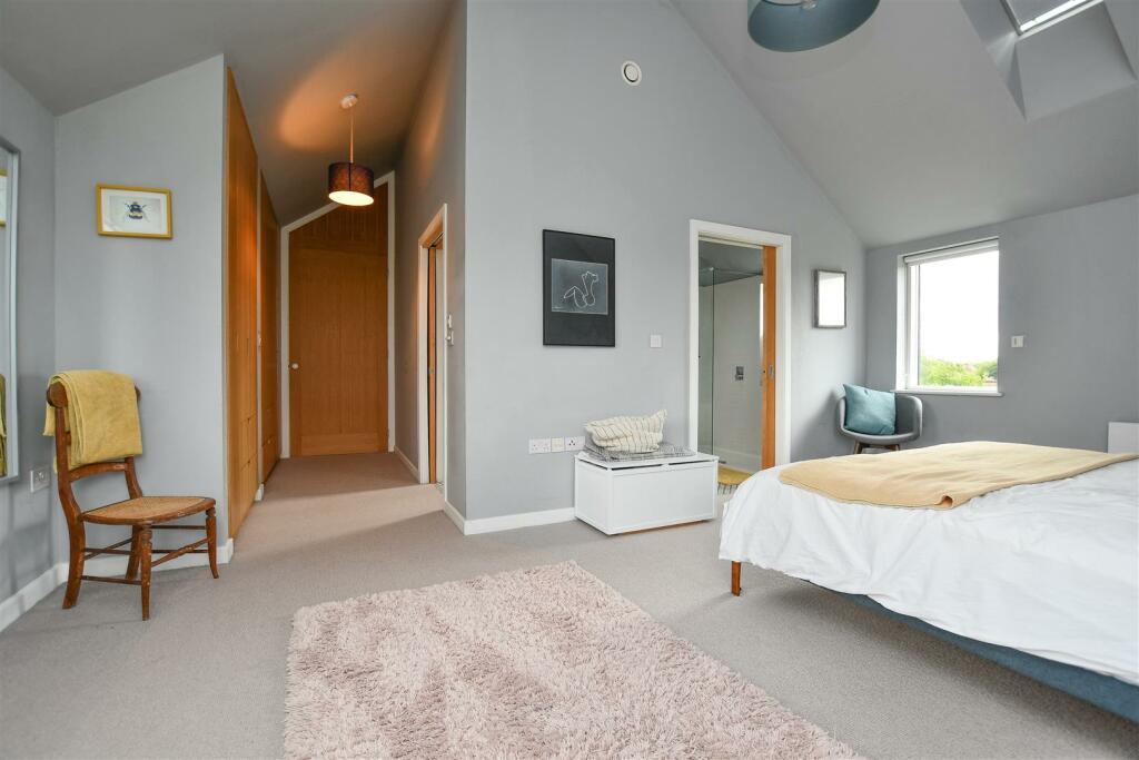 Master Bedroom .jpg
