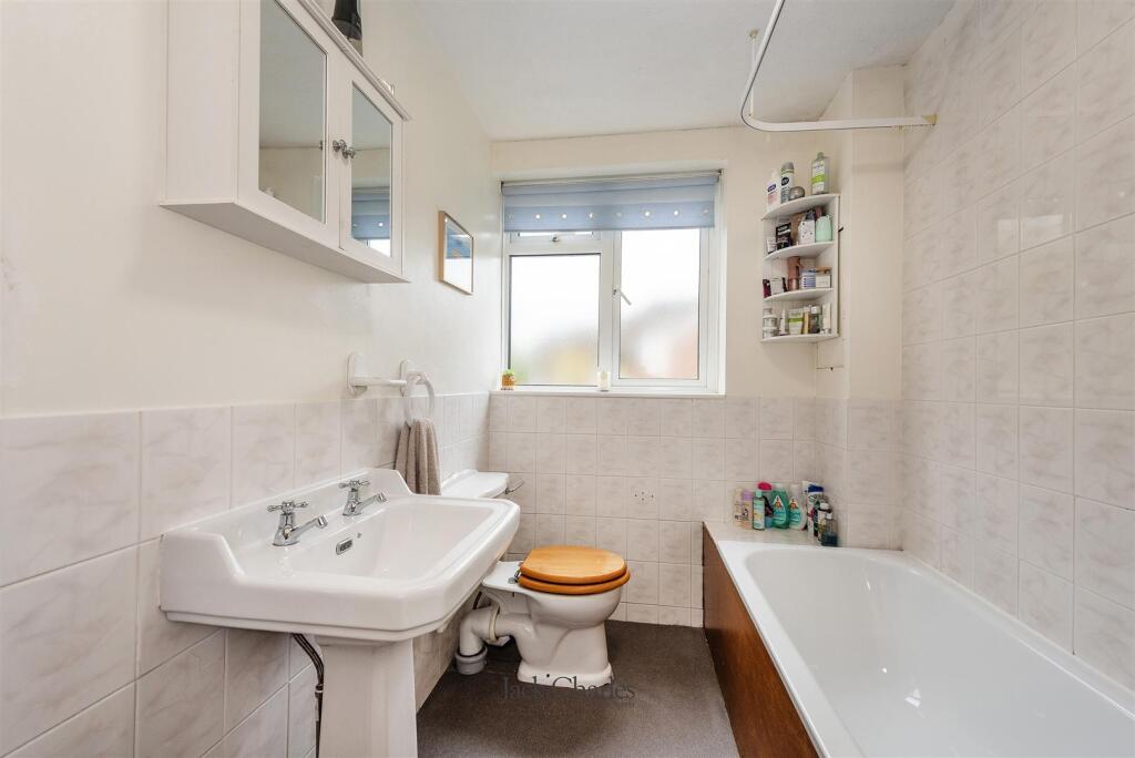 58 Dernier Rd, TN10 3EW 009.jpg