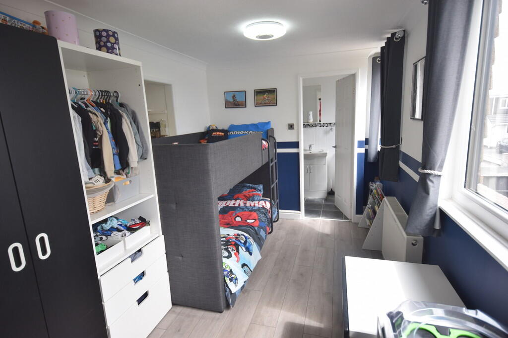 BEDROOM 2