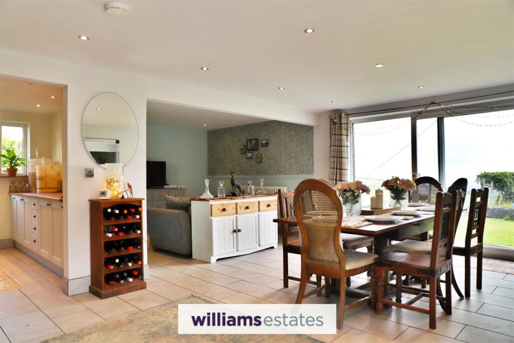 Dining/Sitting Room