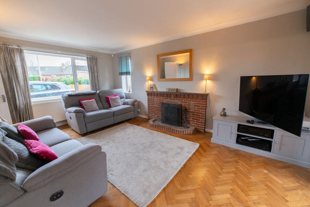 Lounge Rear to Front