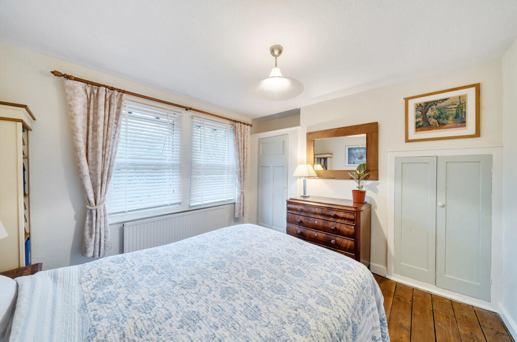 Double Bedroobedroom