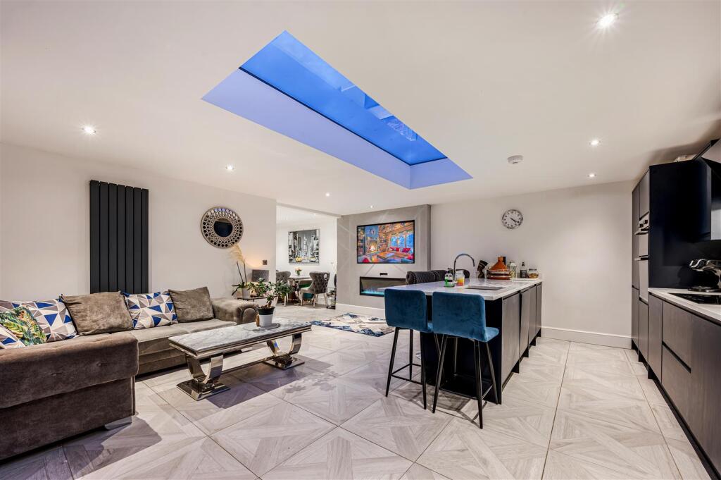 Open plan kitchen-diner-living room