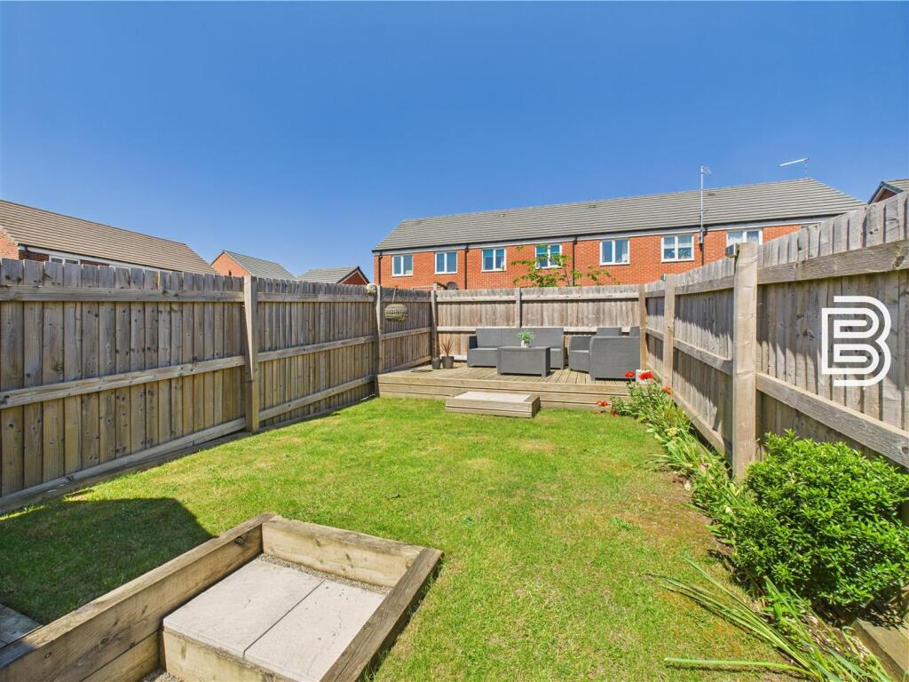 Rear Garden (4).jpg