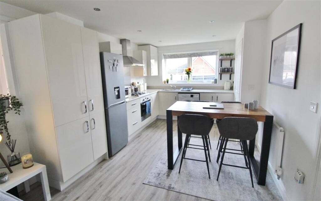 OPEN PLAN KITCHEN