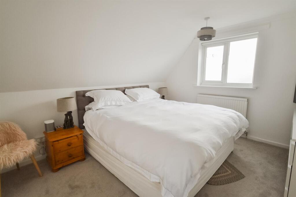 Bedroom 1.JPG
