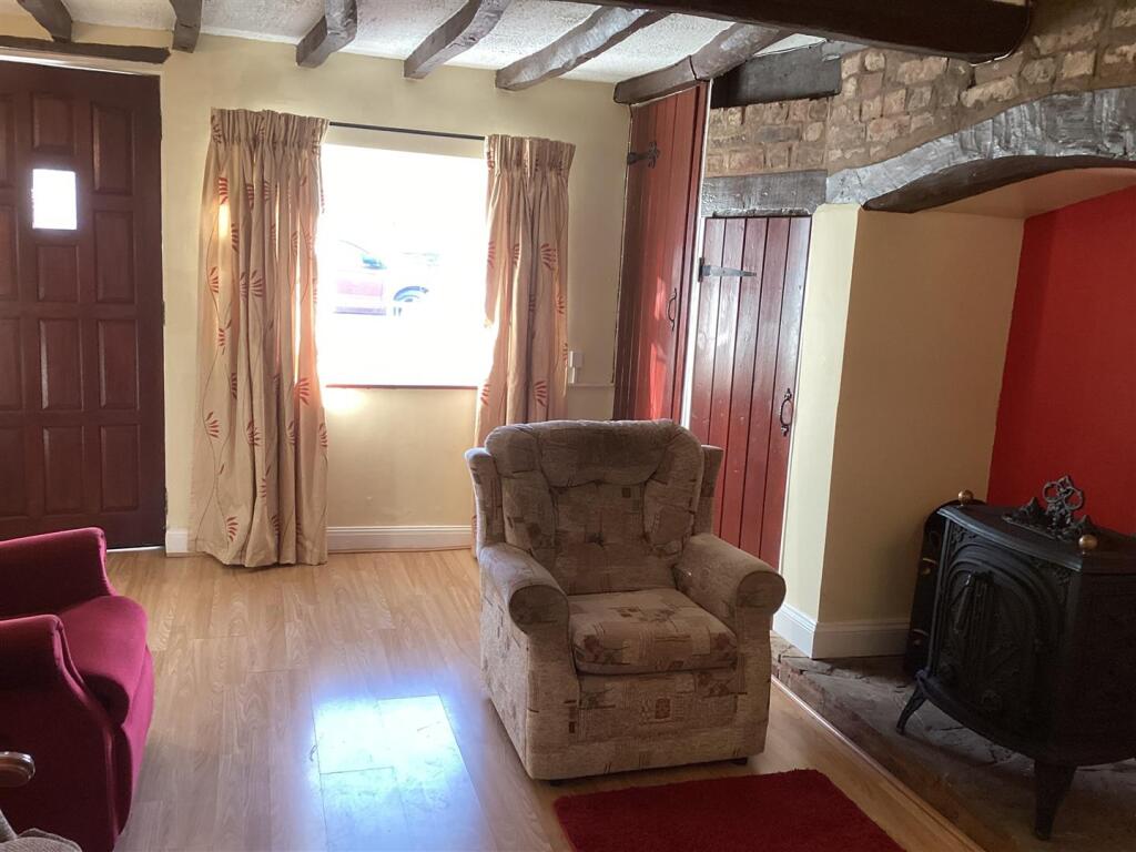 37 Knowle Hill, Hurley