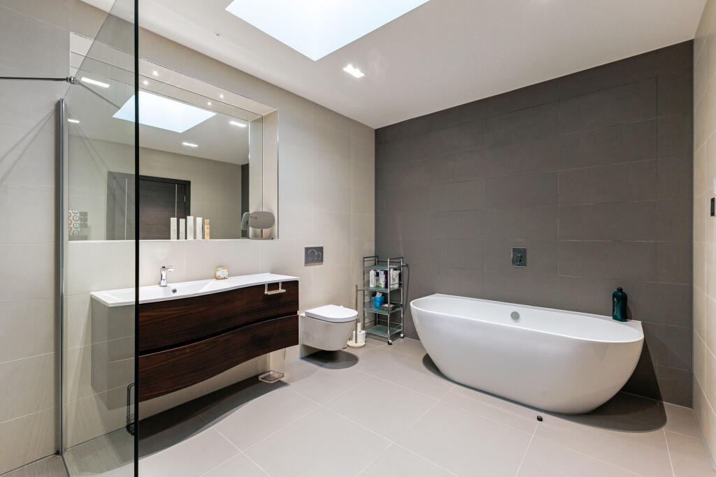 Bath-shower room