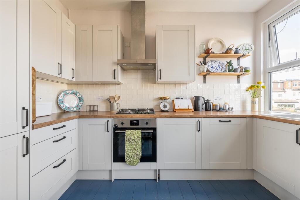 Folkestone Road, E17