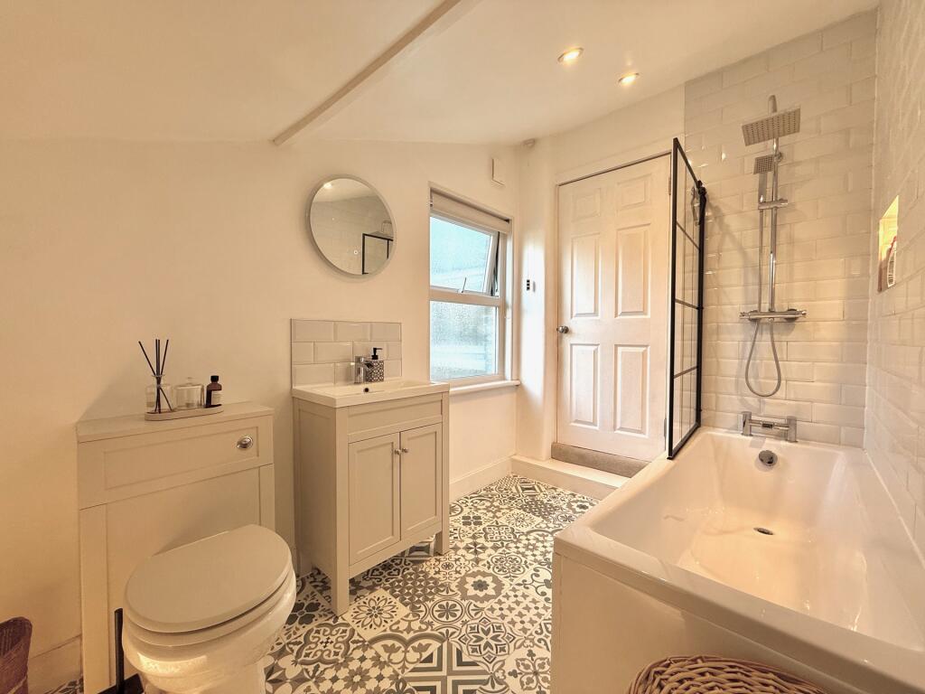Bathroom cont
