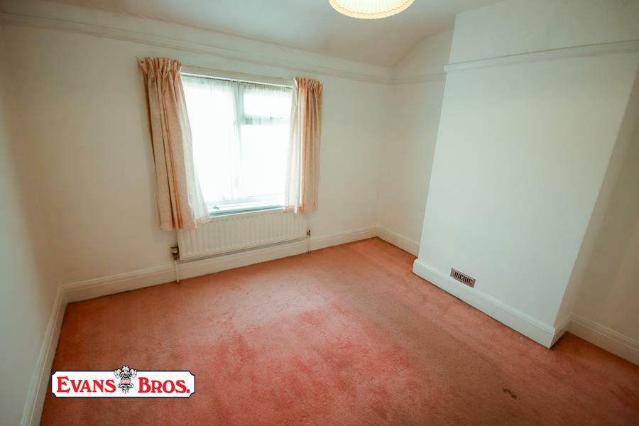 FRONT DOUBLE BEDROOM 1